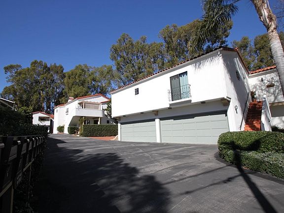 2nd image of 521 E Anapamu St #C7