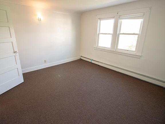 3rd image of 52 Broughton Ave #3