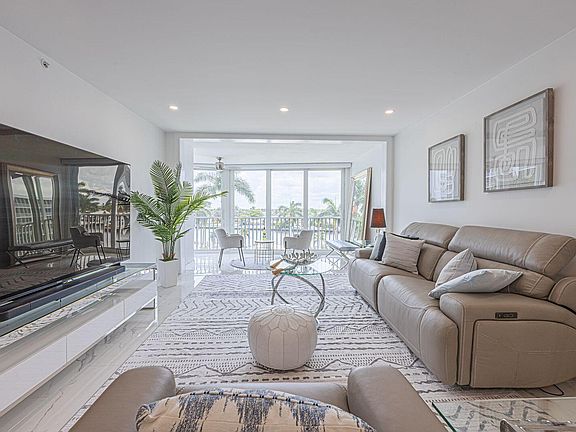 3rd image of 3224 S Ocean Boulevard #612b