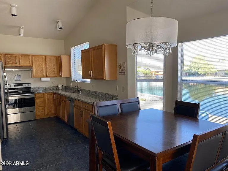 8972 W Lisbon Ln — Photo 13