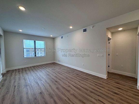 3rd image of 414 Cape Coral Pkwy E #401