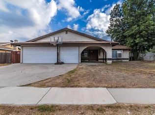 581 W Woodhill St, Rialto, CA 92376