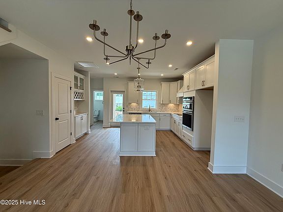 4th image of 103 Lexington Lane