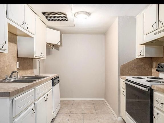 5th image of 401 12th Ave SE APT 135