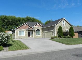 1069 Sirron Ave, Richland, WA