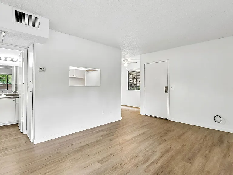 Parkview Village Apartments — Photo 22