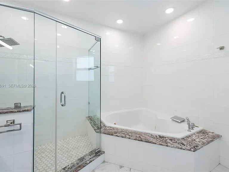 141 Cape Florida Dr — Photo 11