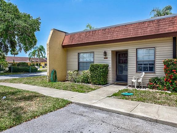 5th image of 9122 Oakwood Ln #1