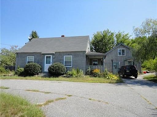 2nd image of 701 Roosevelt Trl