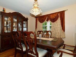 5th image of 34 Scott St