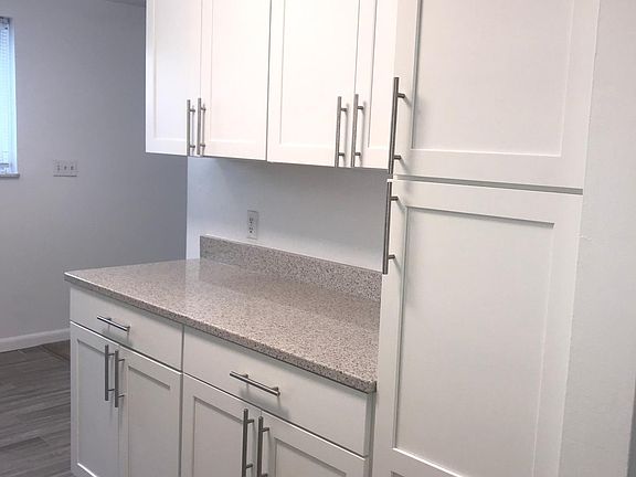 4th image of 2175 W Schantz Ave #2175