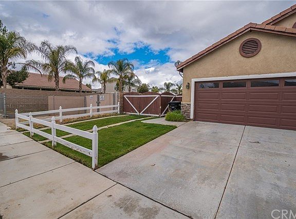 2nd image of 3494 Catalina Ave
