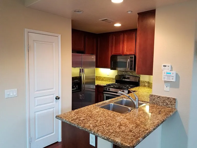 477 Almond Rd — Photo 9