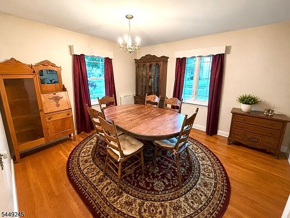 3rd image of 70 Bromley Pl