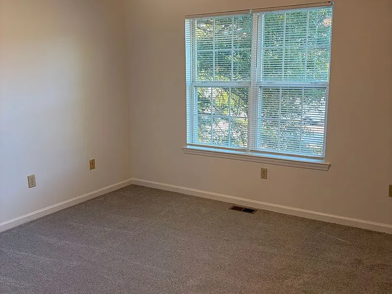 5054 Lamppost Cir — Photo 10