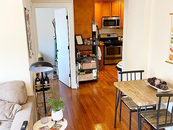 3rd image of 3443 N Lakewood Ave #1A