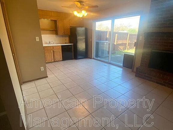 3rd image of 2111 S Birmingham Ct