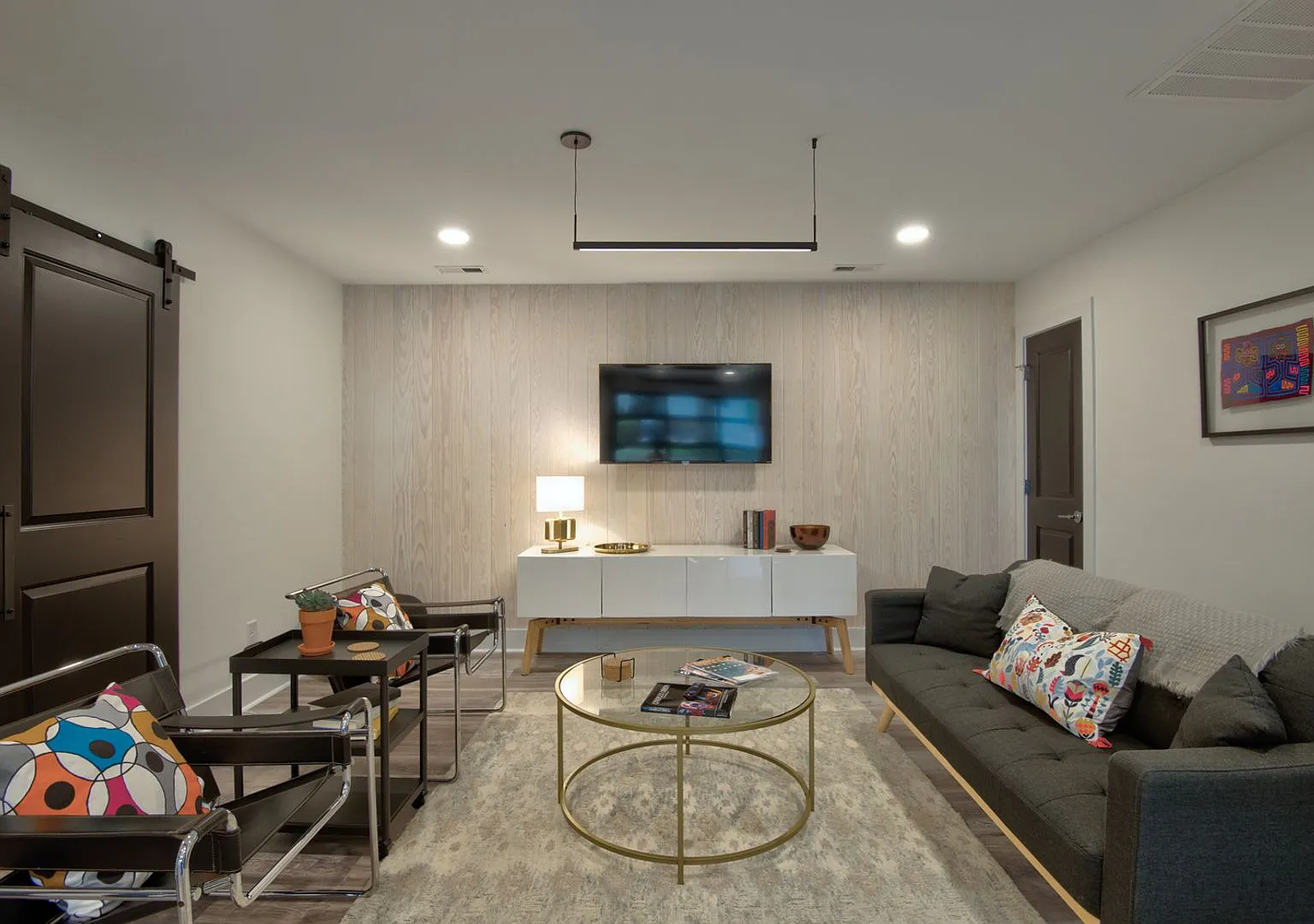 Sleek & Stylish Charlotte Getaway Fully Furnished Guest House with High-End Finishes! — Photo 3