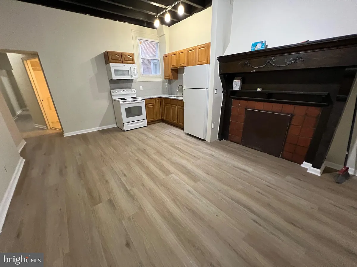 Building Photo - 1709 W Montgomery Ave #1