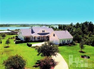 99 Soundview Dr, Hampstead, NC 28443