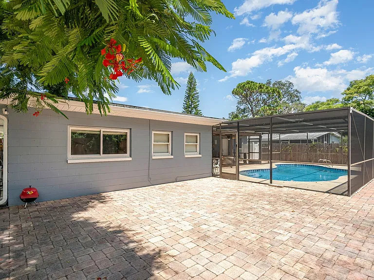 305 Sharon Dr — Photo 25