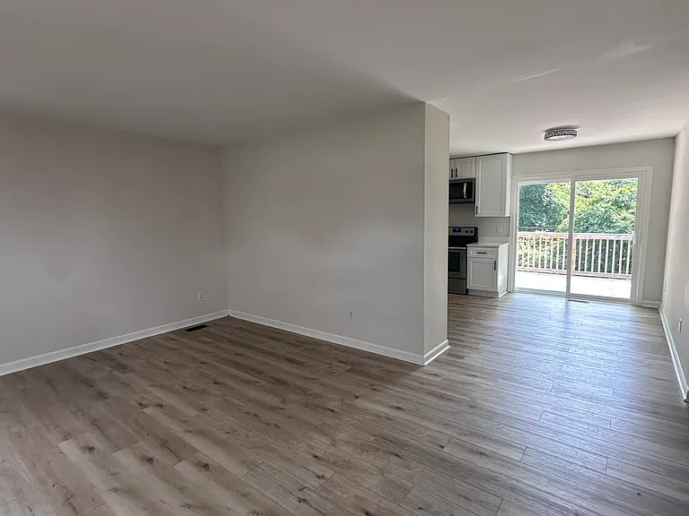 2909 Woodhill Ln — Photo 10