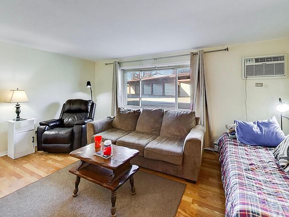 3rd image of 7410 W 111th St APT 310