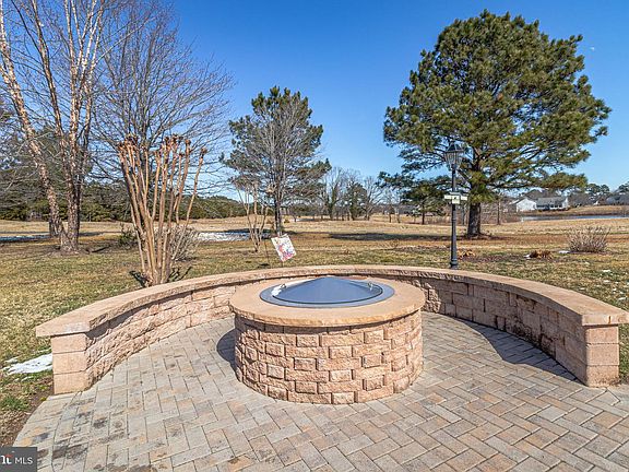 3rd image of 88 Old Field Rd