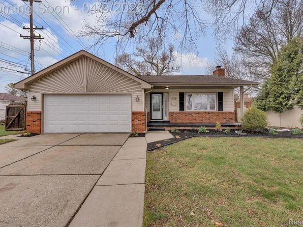 714 9th St, Wyandotte, MI 48192