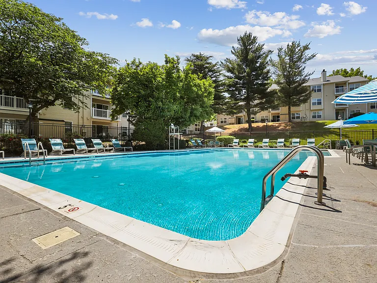 Stonecreek Club Apartments — Photo 30