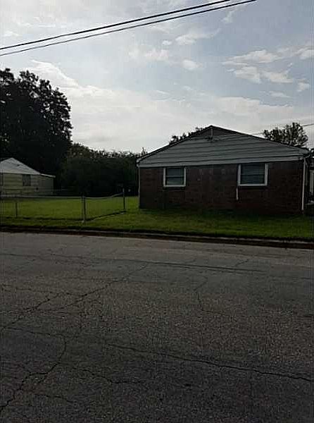 2nd image of 1706 Rozzelle Rd