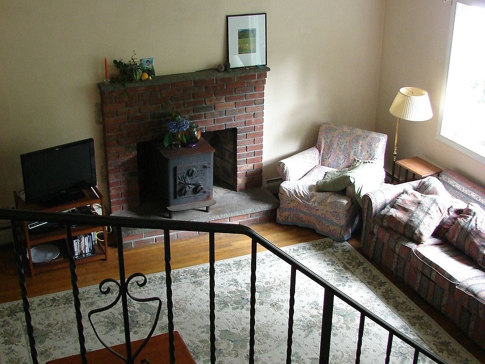 1st image of 51 Wood Ave