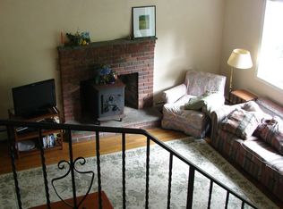 51 Wood Ave, Narragansett, RI 02882
