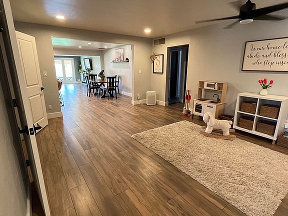 3rd image of 1939 E Palo Verde Drive
