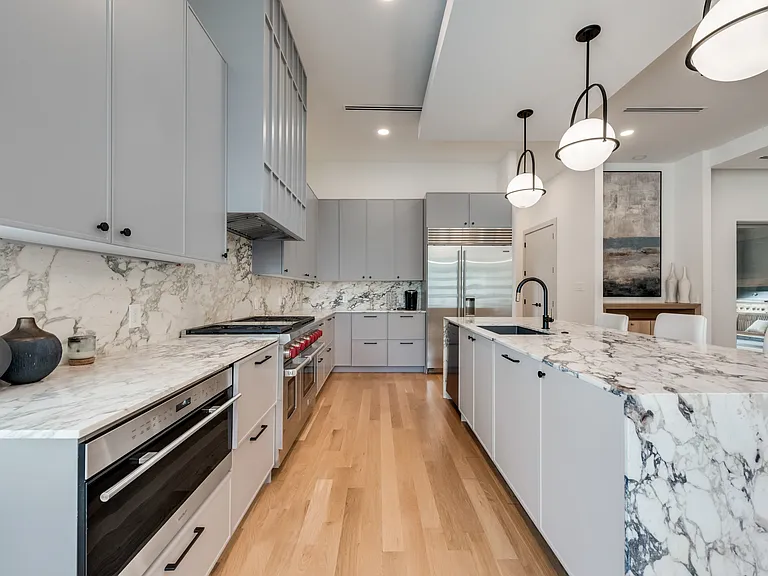 4528 W Amherst Ave — Photo 8