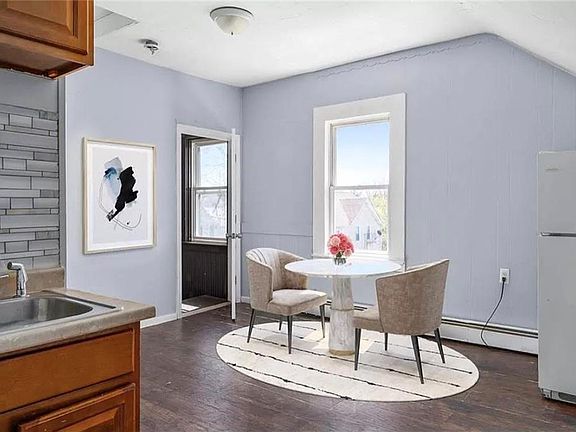 2nd image of 86 Berkley St Floor 3