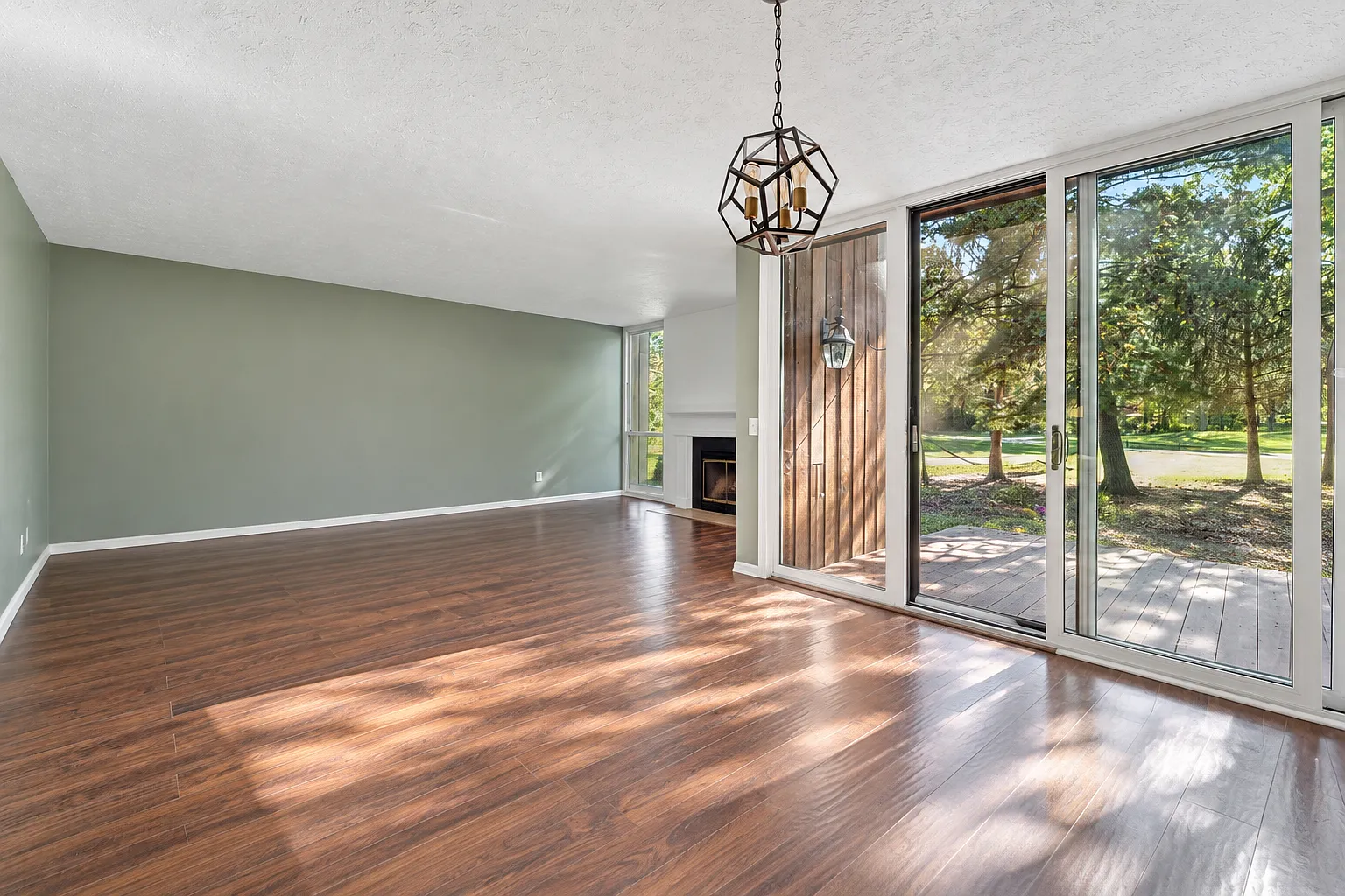3 bed, 1570 sqft, $2,600 — Photo 4