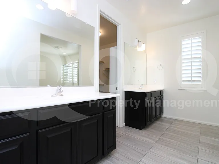 231 E Wisteria Dr — Photo 16