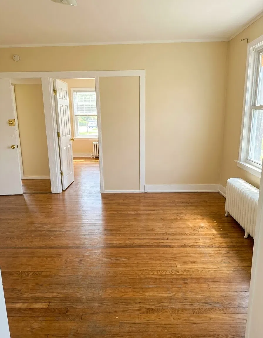 3 bed, 850 sqft, $1,650 — Photo 2
