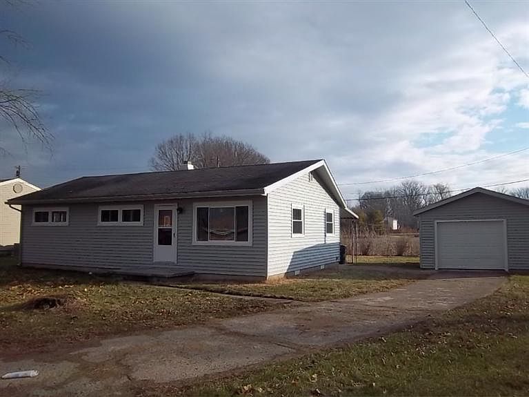 1st image of 57 S Circle Dr