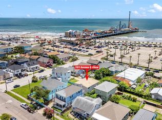 2611 Avenue Q, Galveston, TX 77550