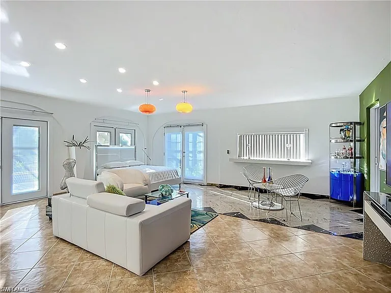 10242 Vanderbilt Dr — Photo 6