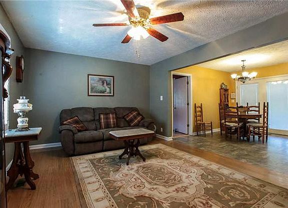 4th image of 2606 Country Haven Dr