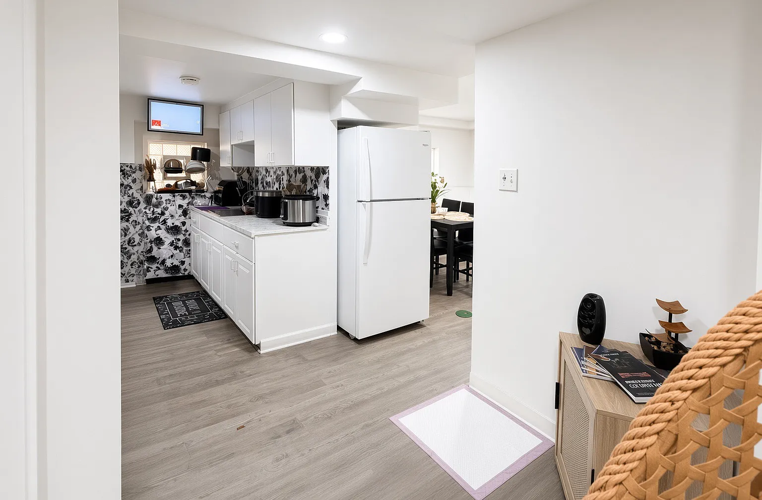 2 bed, 900 sqft, $1,650 — Photo 3