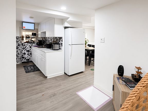 3rd image of 2840 N Rutherford Ave #G
