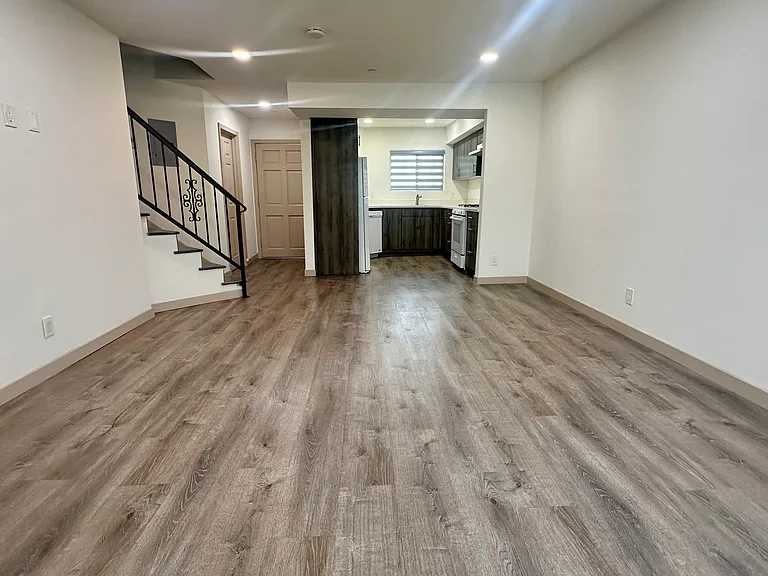 115 W Cypress St #8 — Photo 5