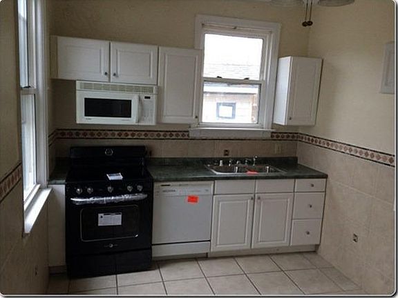 5th image of 3773 Herbert Ave