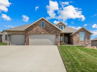 2006 N Grindstone Ave, Springfield, MO 65802