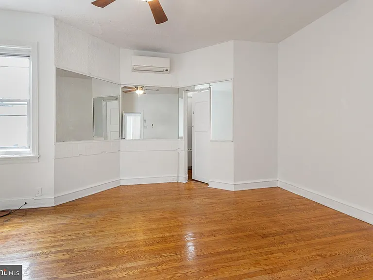 707 W Girard Ave #2F — Photo 22