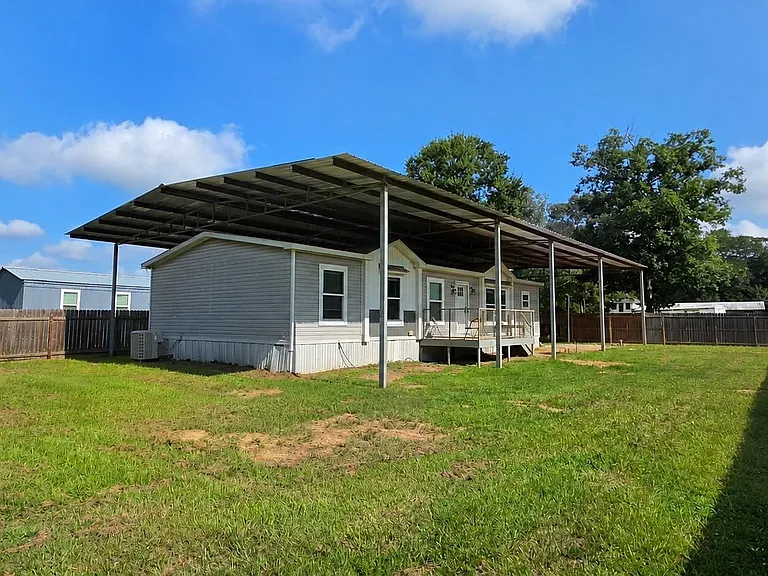 2571 Lee Turner Rd — Photo 2